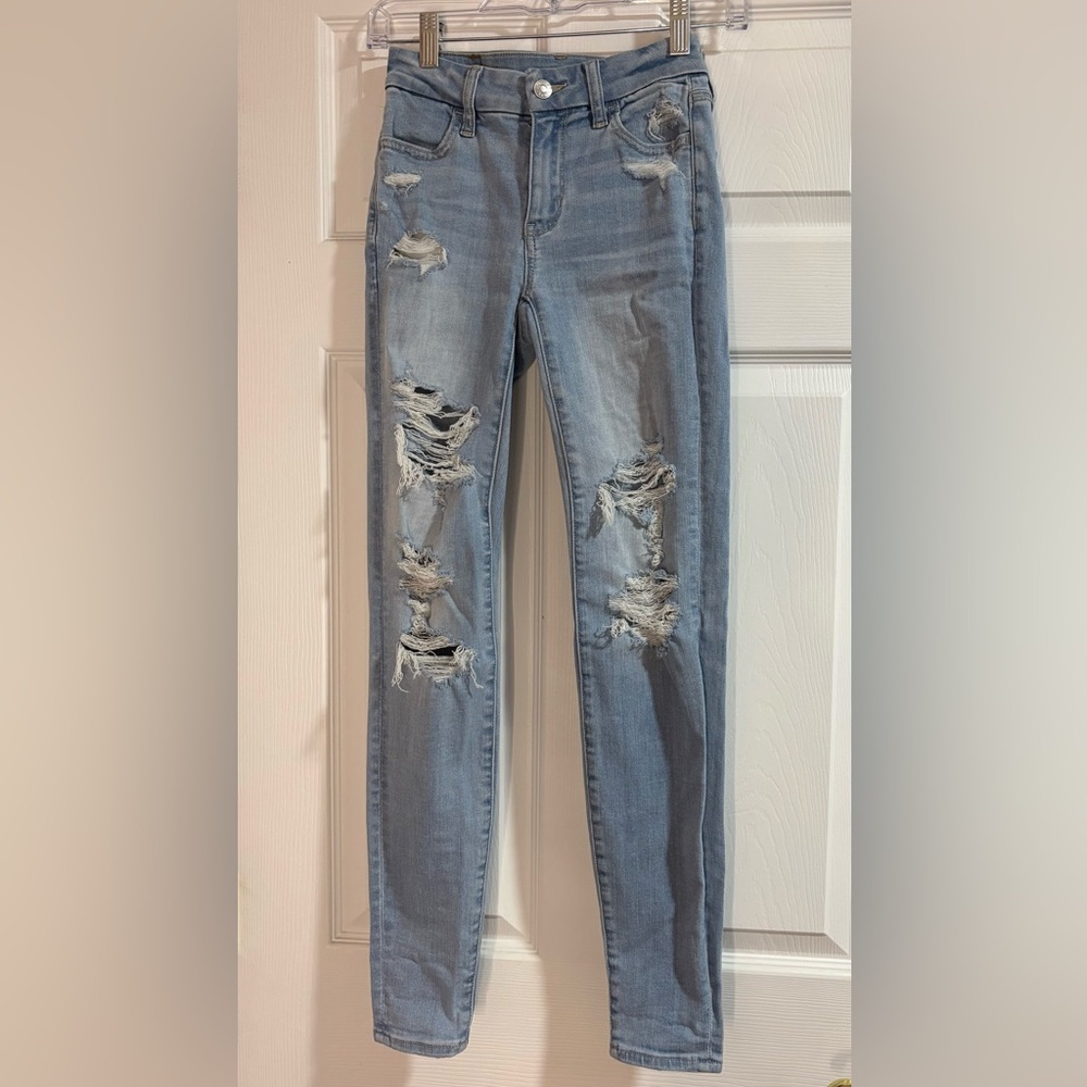American Eagle Outfitters Light Blue Distressed Skinny Jeans